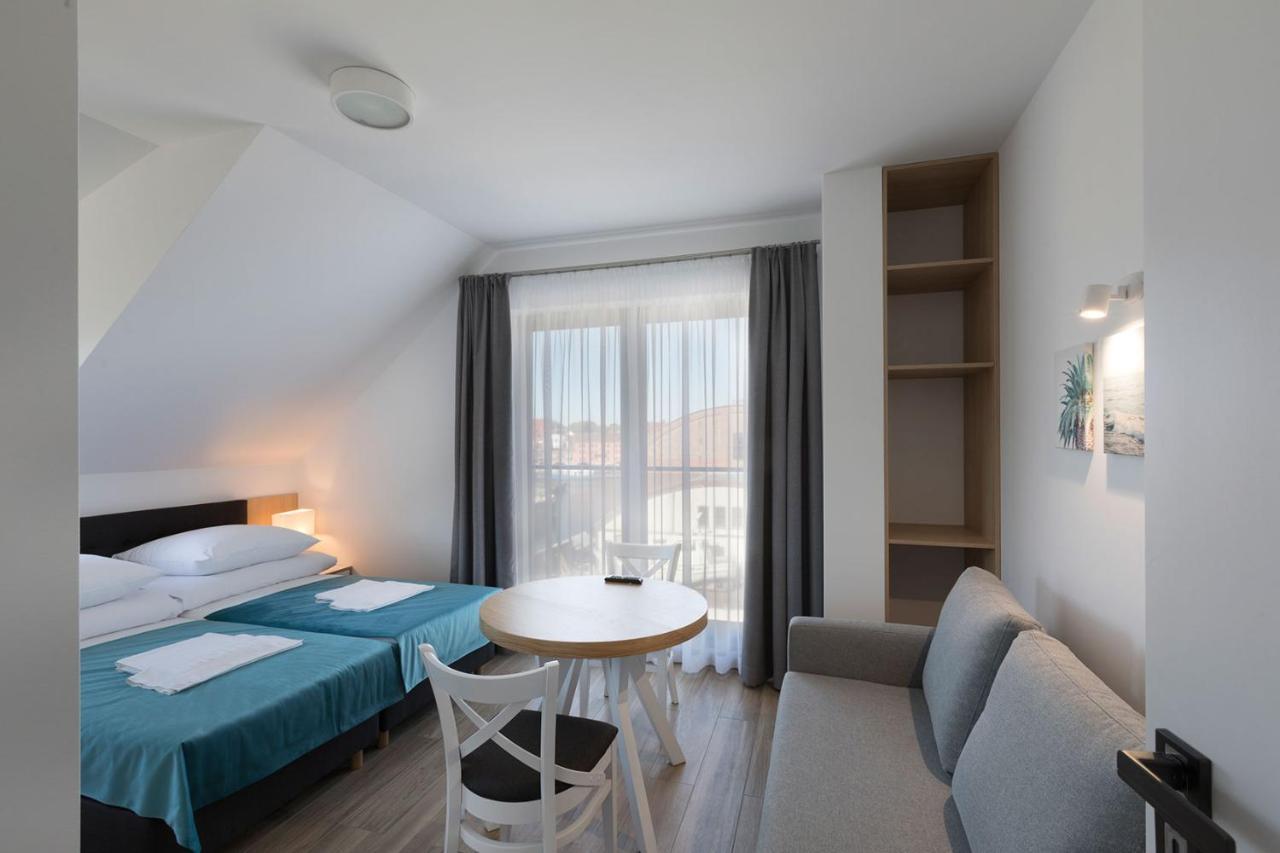 Willa Przy Porcie - Apartamenty Z Aneksami Kuchennymi Ustka Luaran gambar