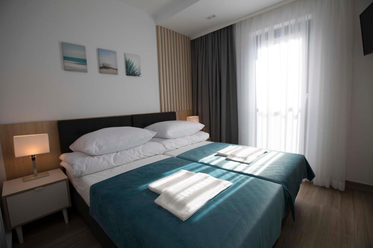 Willa Przy Porcie - Apartamenty Z Aneksami Kuchennymi Ustka Luaran gambar