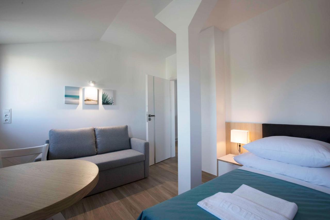 Willa Przy Porcie - Apartamenty Z Aneksami Kuchennymi Ustka Luaran gambar