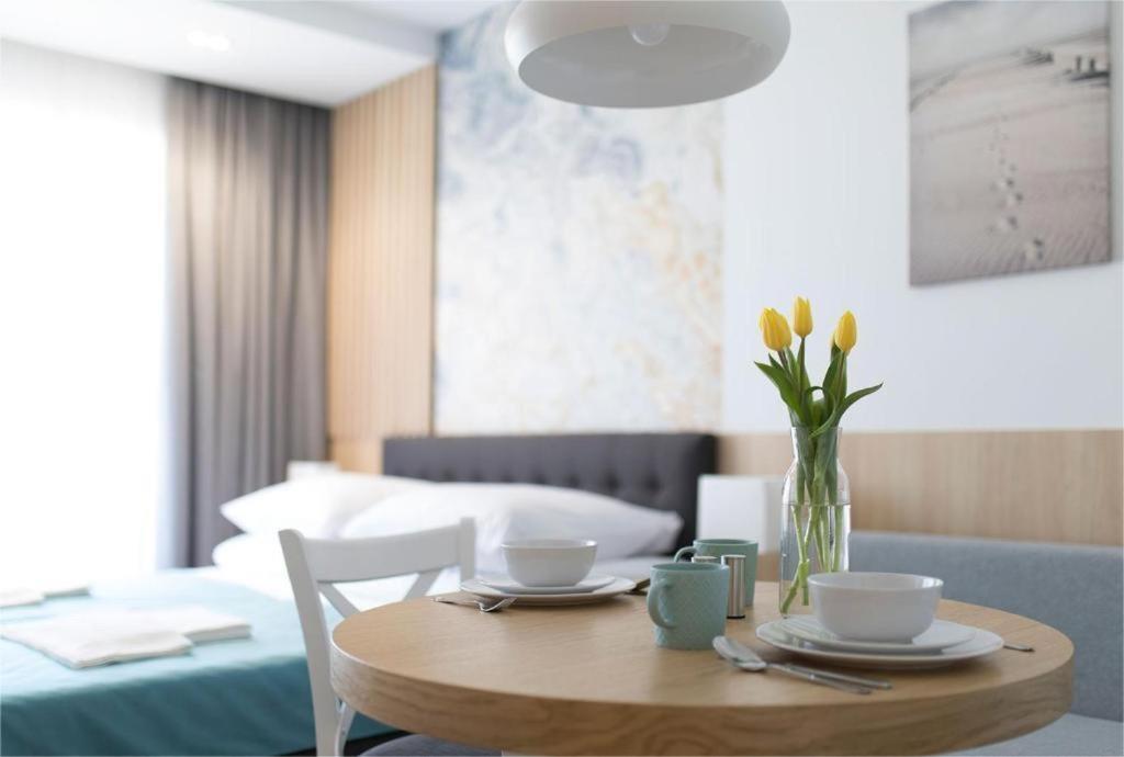 Willa Przy Porcie - Apartamenty Z Aneksami Kuchennymi Ustka Luaran gambar