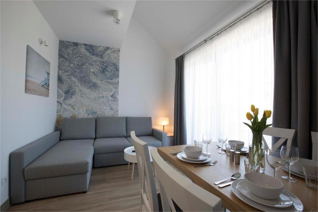 Willa Przy Porcie - Apartamenty Z Aneksami Kuchennymi Ustka Luaran gambar